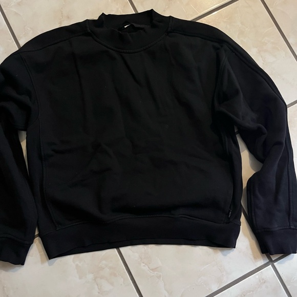 Lululemon pullover - Picture 1 of 3